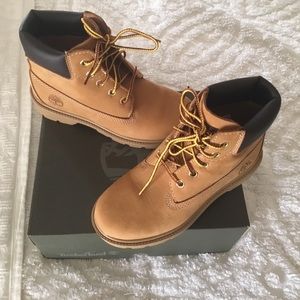 Timberland Classic Youth Waterproof Boot. Size 13
